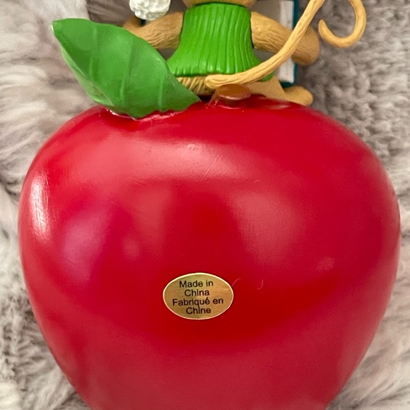 Teacher ornament, cute apple with Mouse reading. - Picture 6 of 8